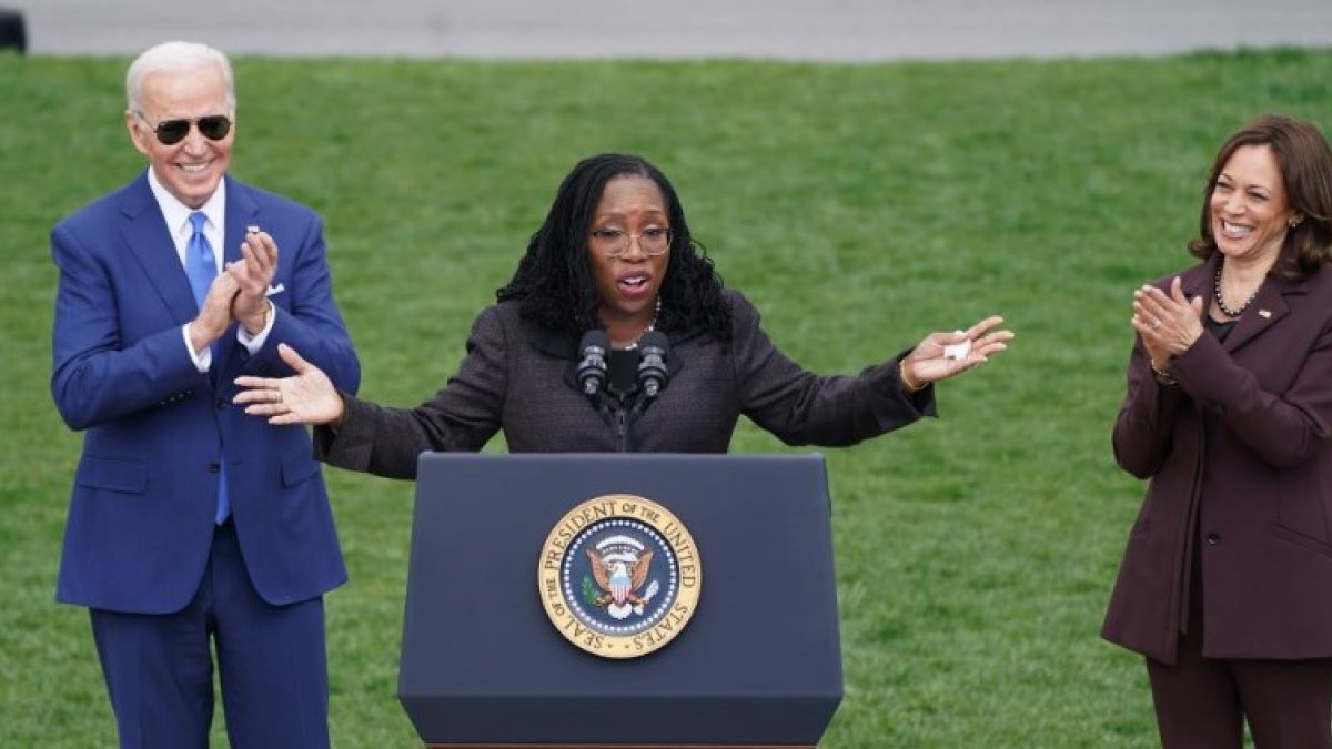 First black female judge of the US Supreme Court sworn in