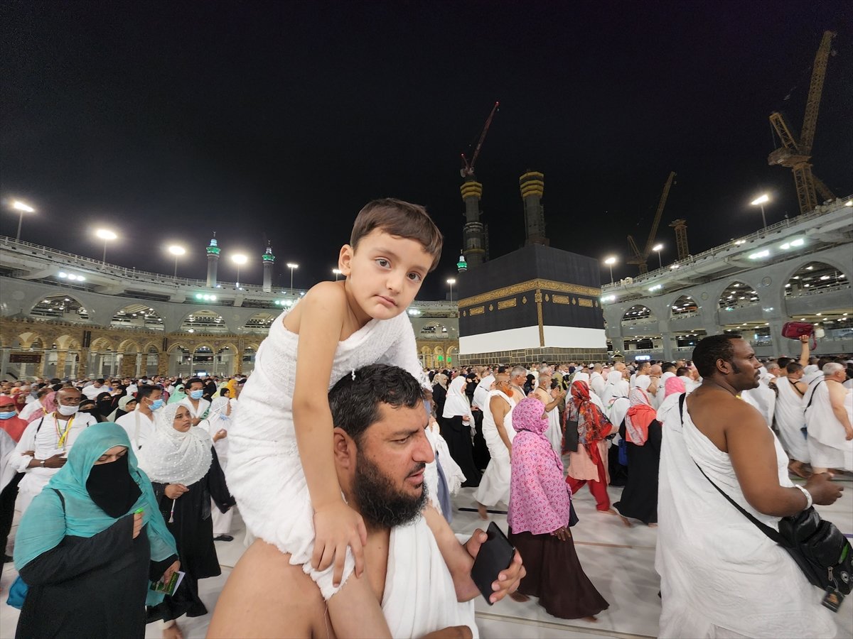 Minik hacı adayları Kabe de #15