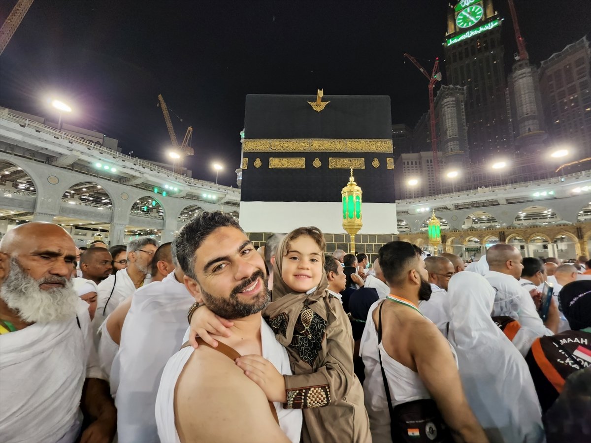 Minik hacı adayları Kabe de #1