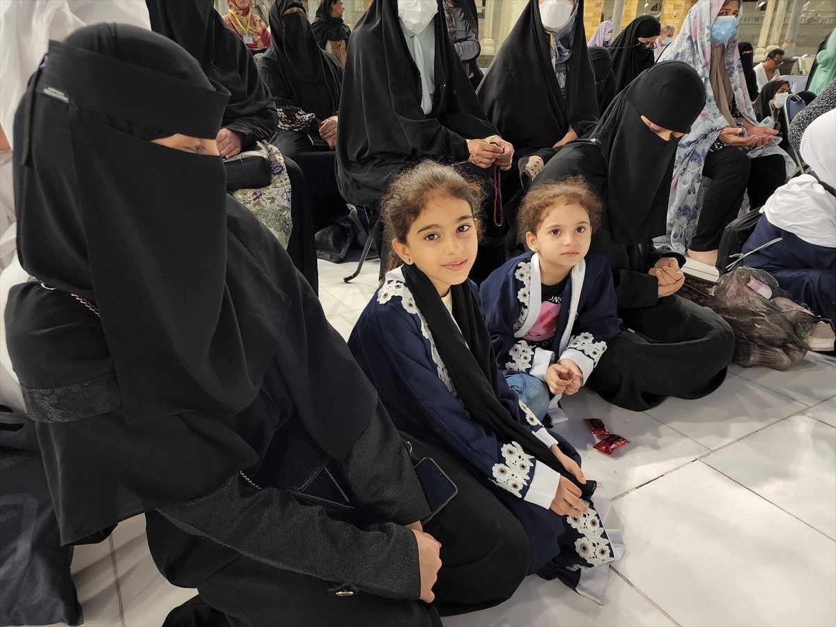 Minik hacı adayları Kabe de #10