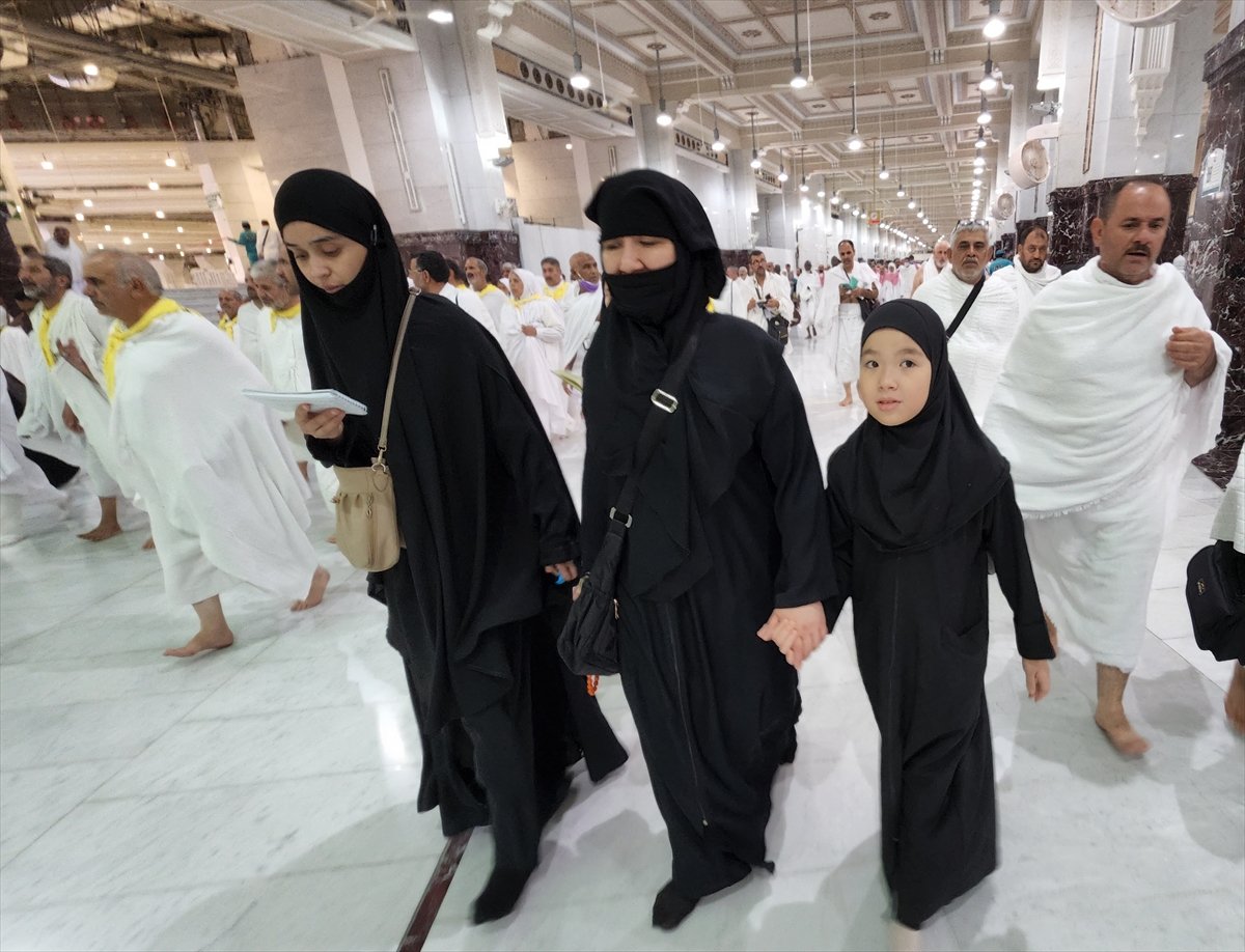 Minik hacı adayları Kabe de #8