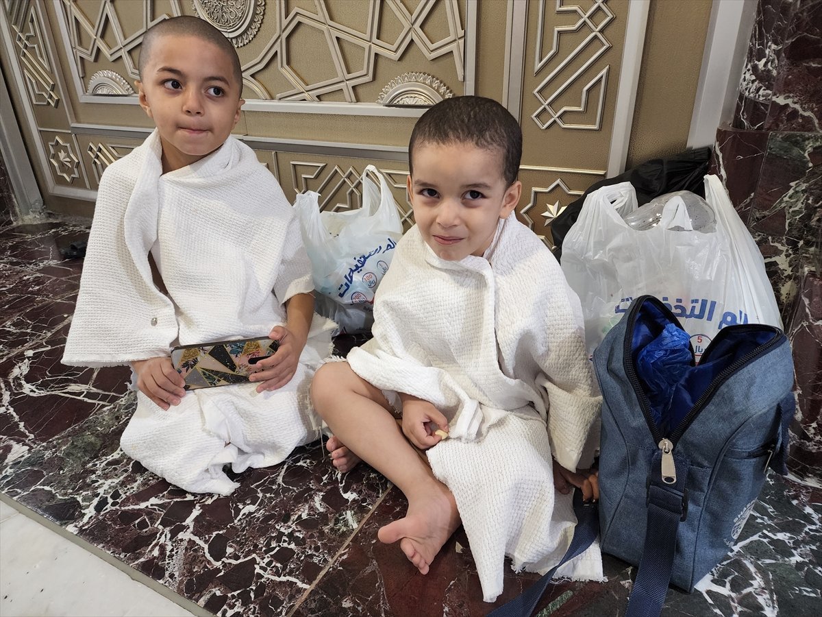 Minik hacı adayları Kabe de #14