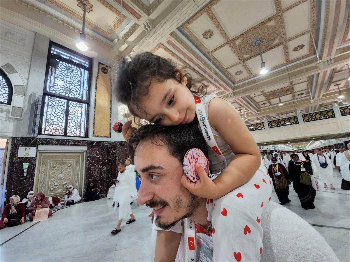 Minik hacı adayları Kabe de #2