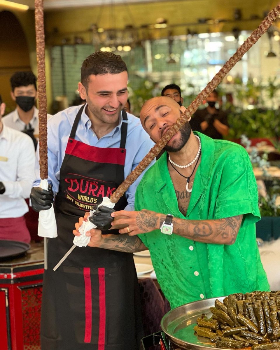 Dani Alves, CZN Burak a gitti #6