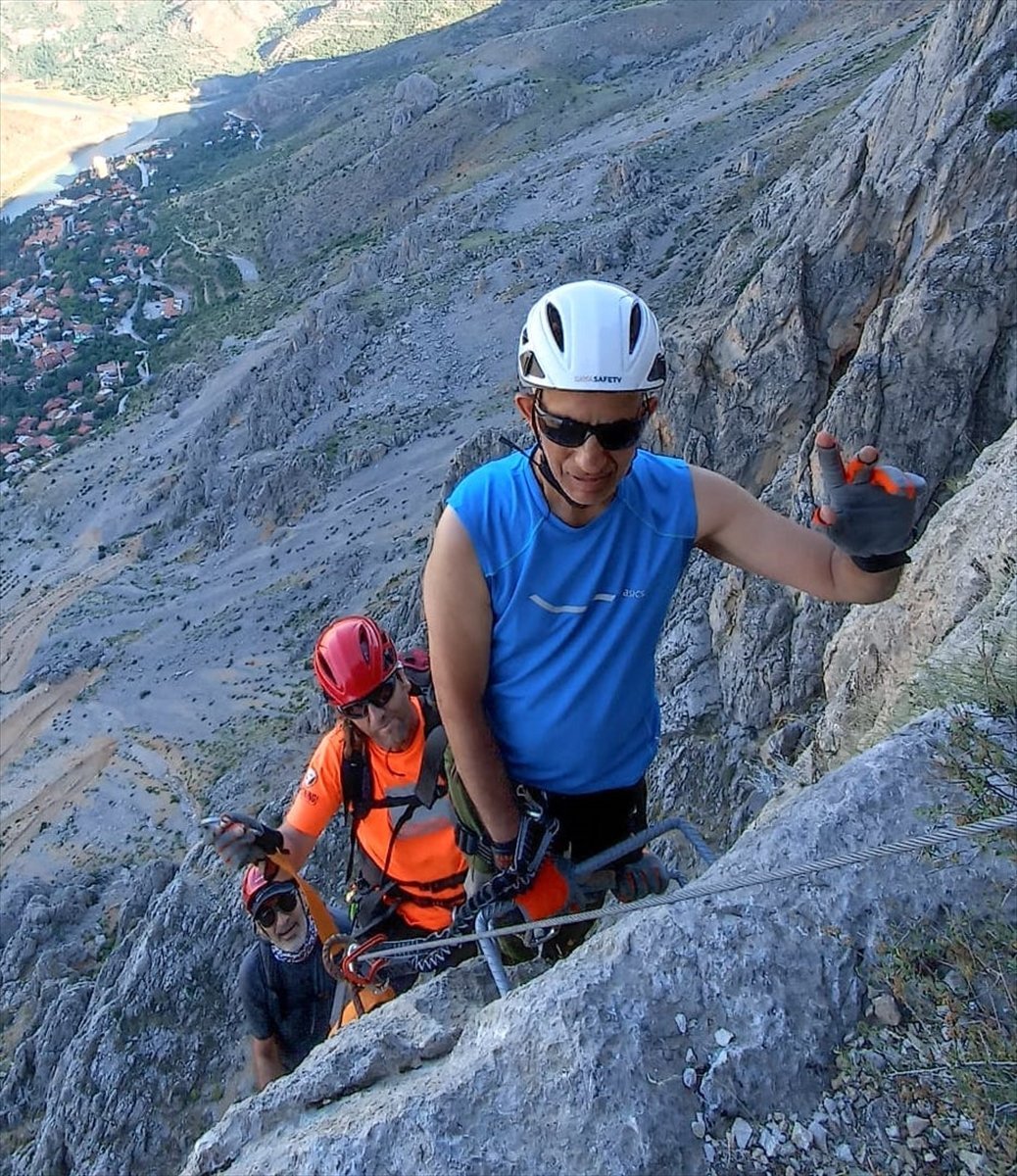 Görme engelli Türk dağcı Necdet Turhan, Erzincan da Via Ferrata parkuruna tırmandı #12