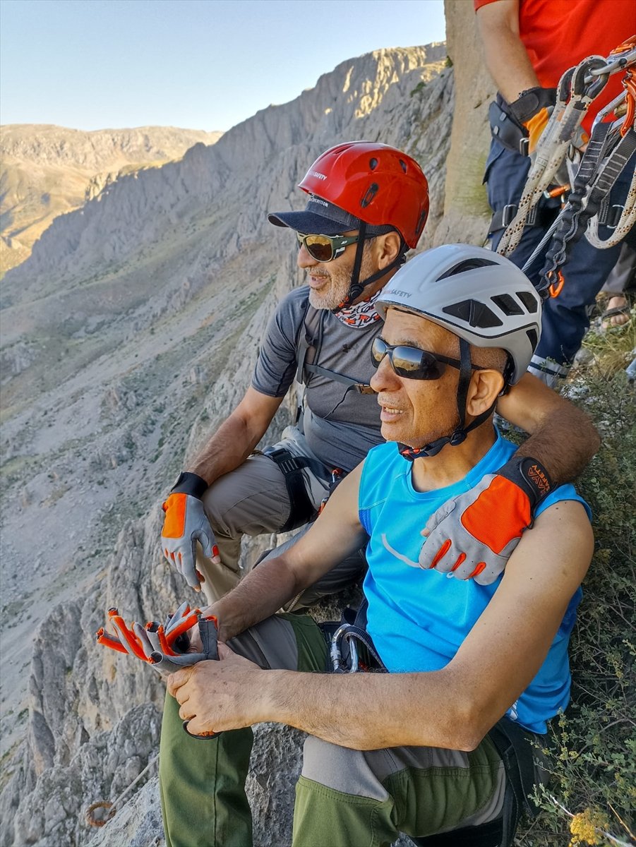 Görme engelli Türk dağcı Necdet Turhan, Erzincan da Via Ferrata parkuruna tırmandı #10