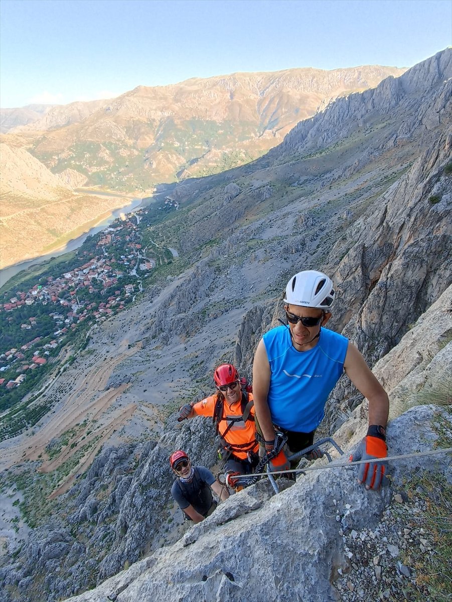 Görme engelli Türk dağcı Necdet Turhan, Erzincan da Via Ferrata parkuruna tırmandı #11