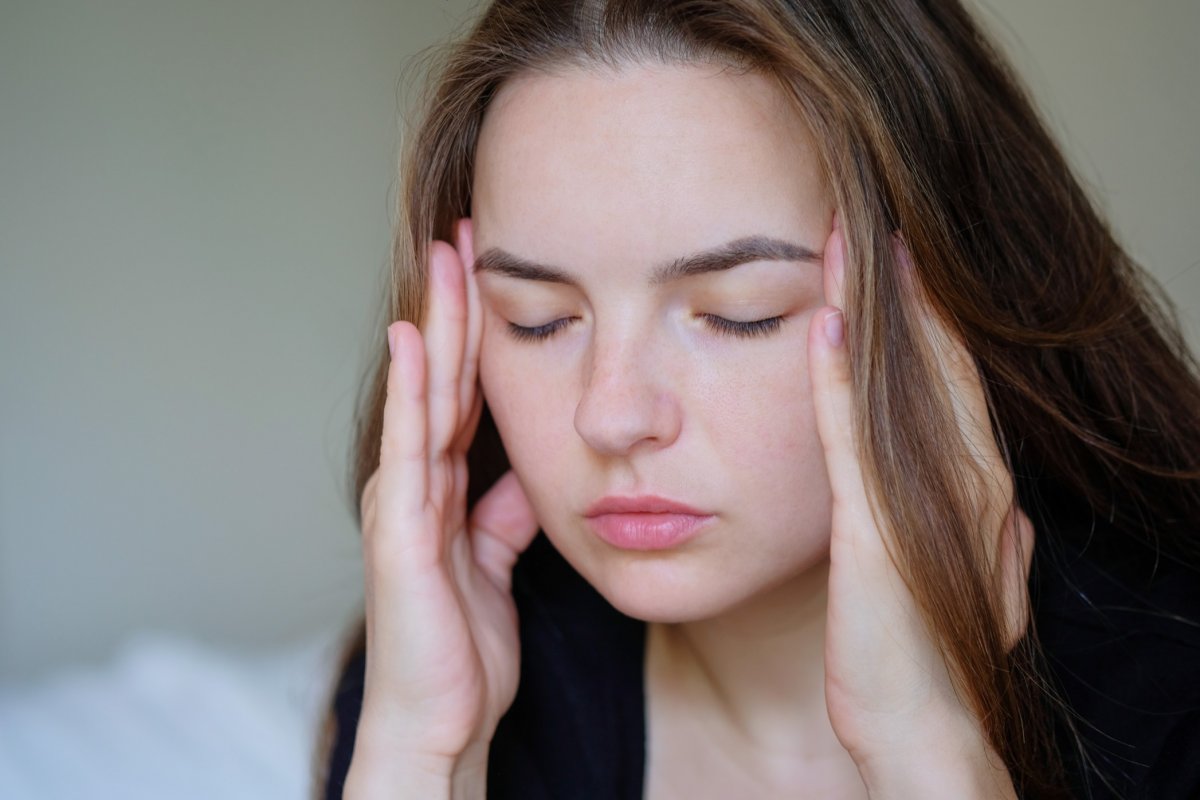 5 dakikada baş ağrısından kurtulun! Baş ağrılarına karşı 9 etkili yöntem... #1