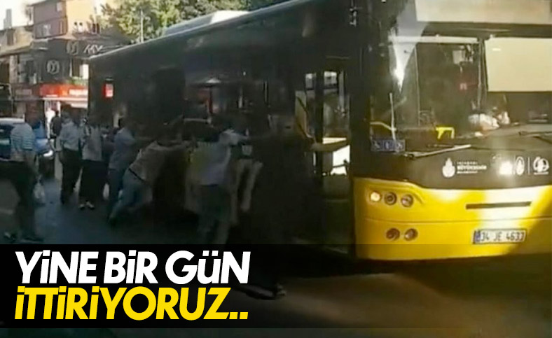 Çengelköy’de arızalanan İETT otobüsünü yolcular itti 