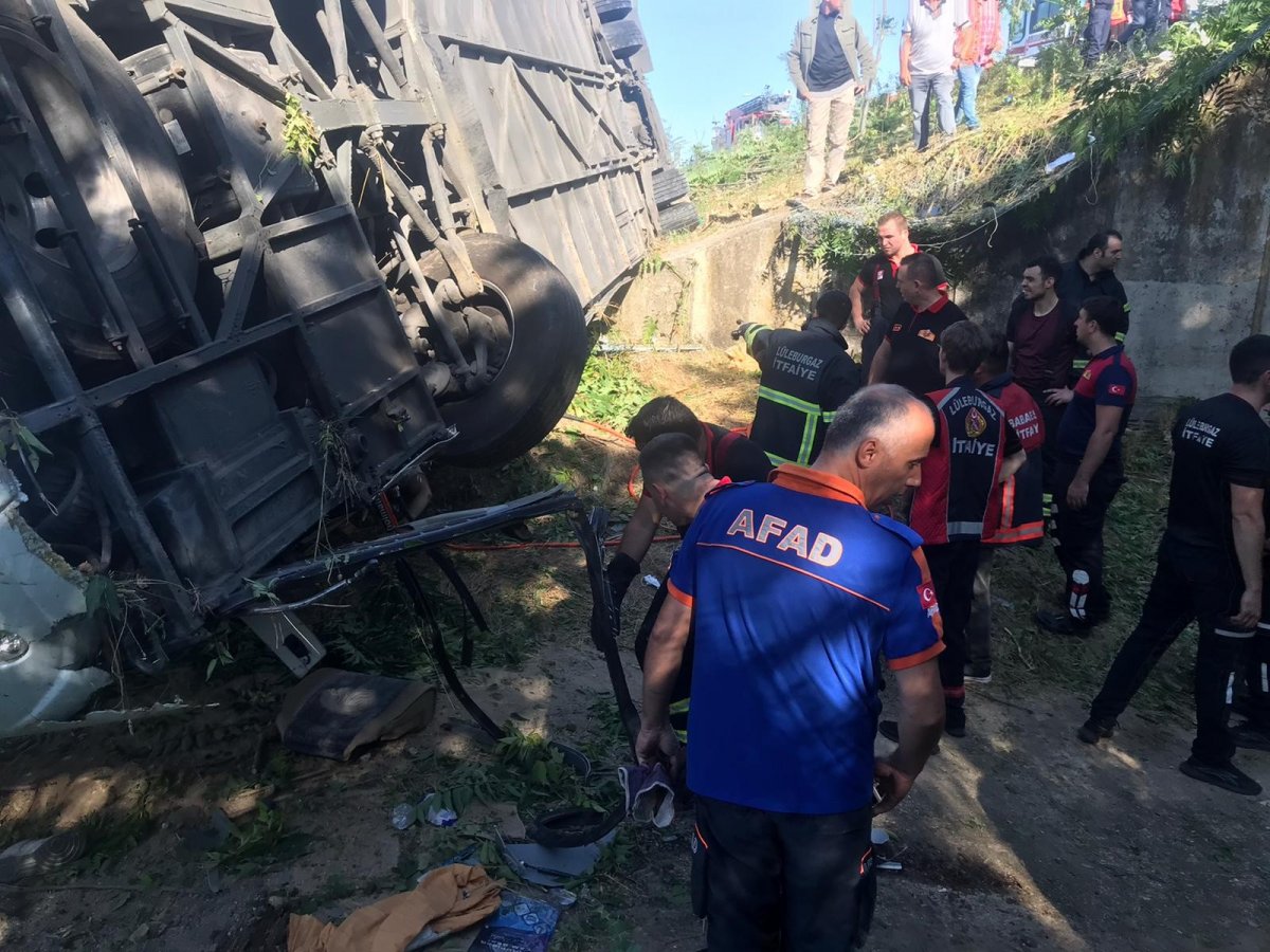 Kırklareli nde yolcu otobüsü devrildi: 1 i çocuk 6 ölü, 25 yaralı #7