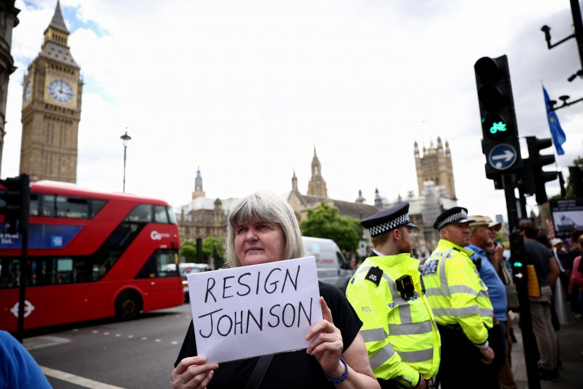 Boris Johnson: Görevime devam edeceğim #3