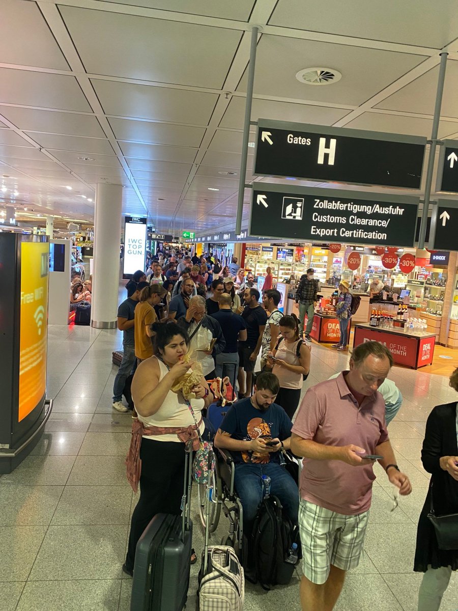 Avrupa’daki havalimanlarında kriz büyüyor #6
