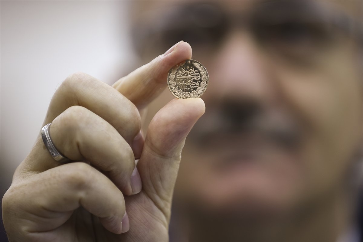La Monnaie a frappé 8300 pièces d'or Reşat après 104 ans #1