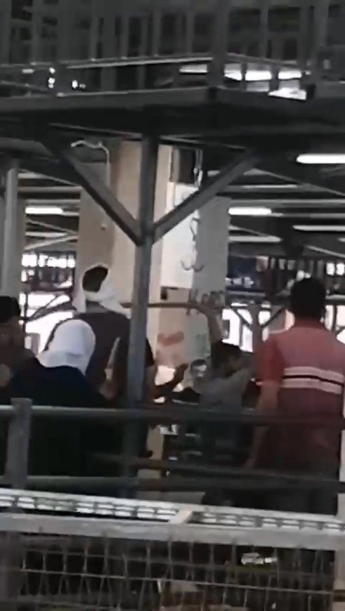 Bursa da satırlı bıçaklı kavga kamerada #2