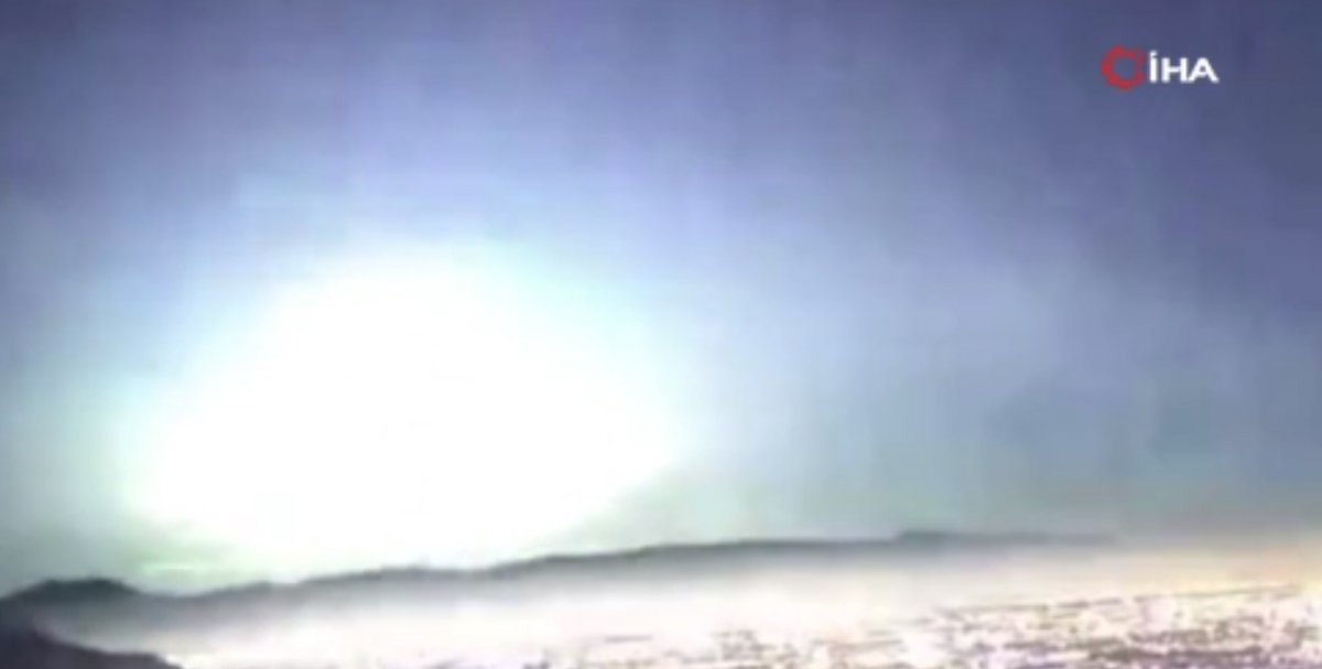 The sky lit up as the meteor fell in Chile #3