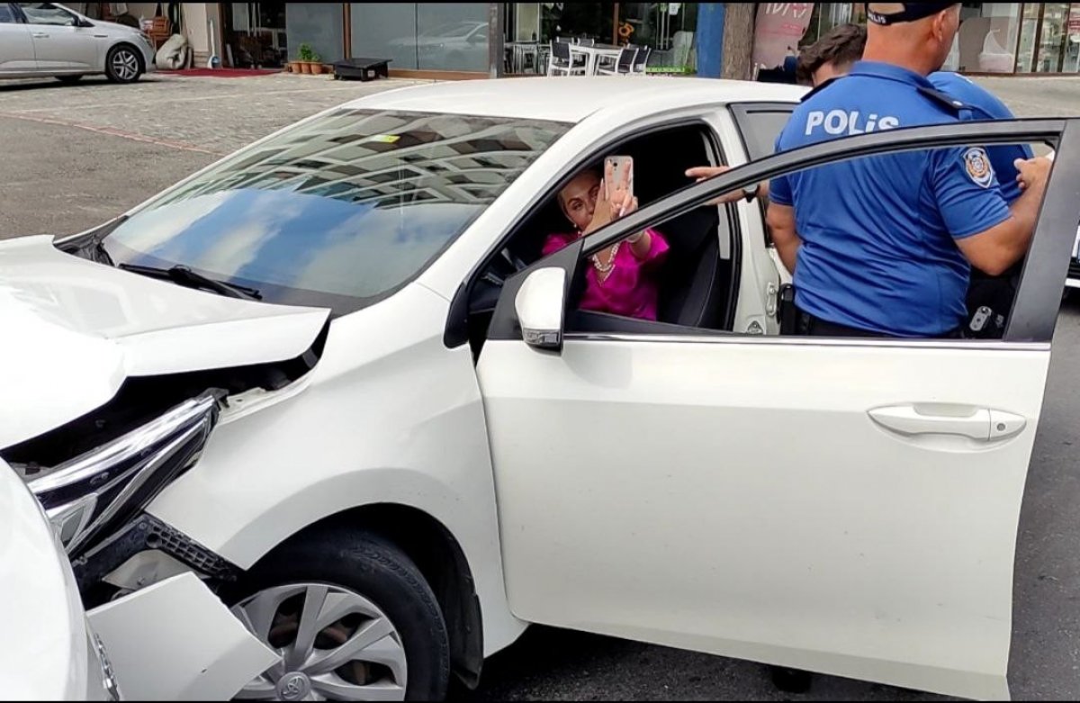 Antalya da kaza yapan Ukraynalı sürücü poz verdi #3