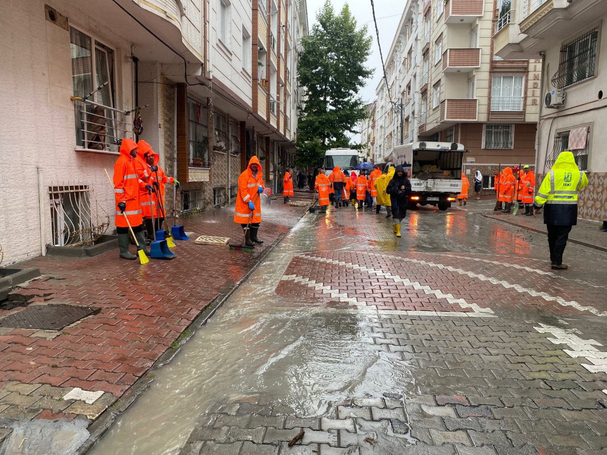 İstanbul’da sağanak ve su baskını: Nakdi yardımlar geliyor #13