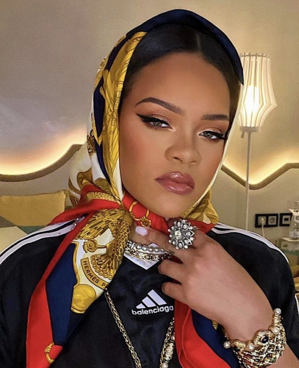 Rihanna's hijab combination #1