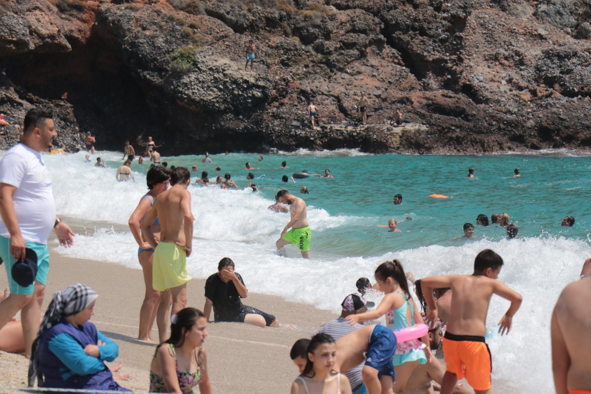 Antalya da bayramda termometreler 39 dereceyi gösterdi #3