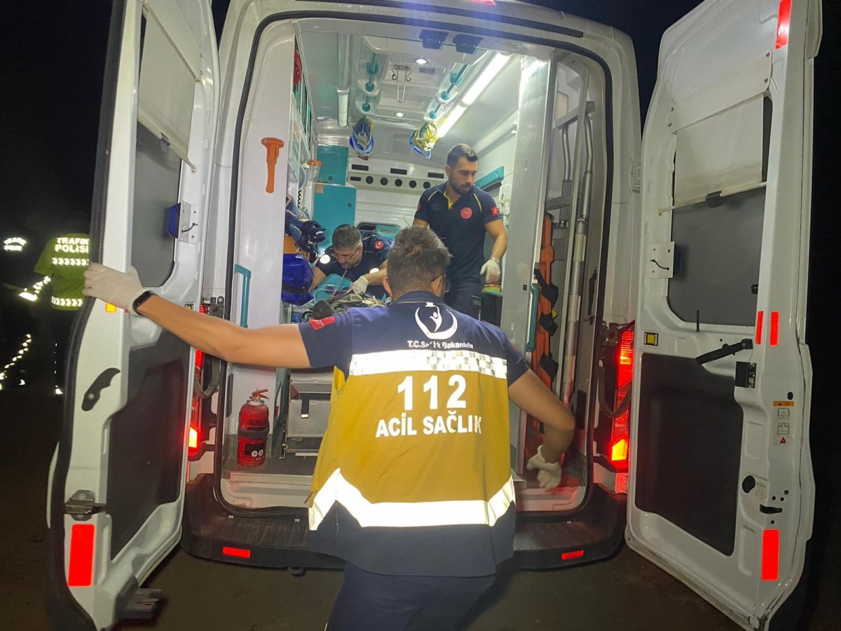 Nevşehir de araç tarlaya uçtu, sürücü yaralandı #2
