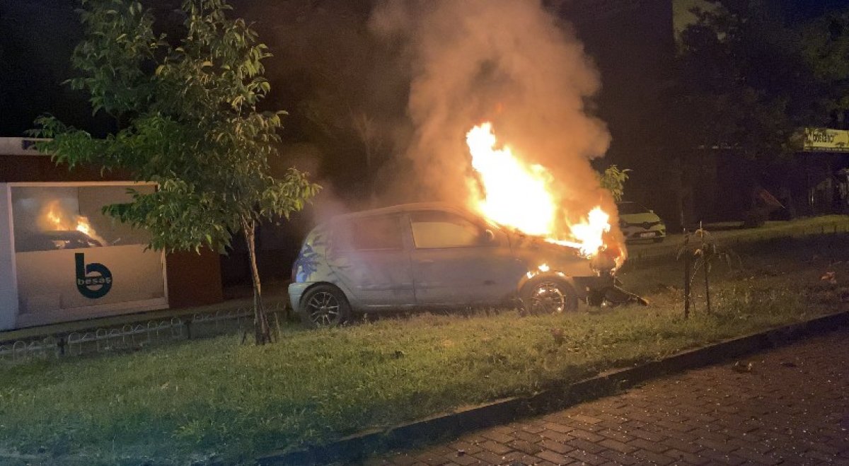 Bursa da takla atan araç alev aldı: 1 yaralı #2