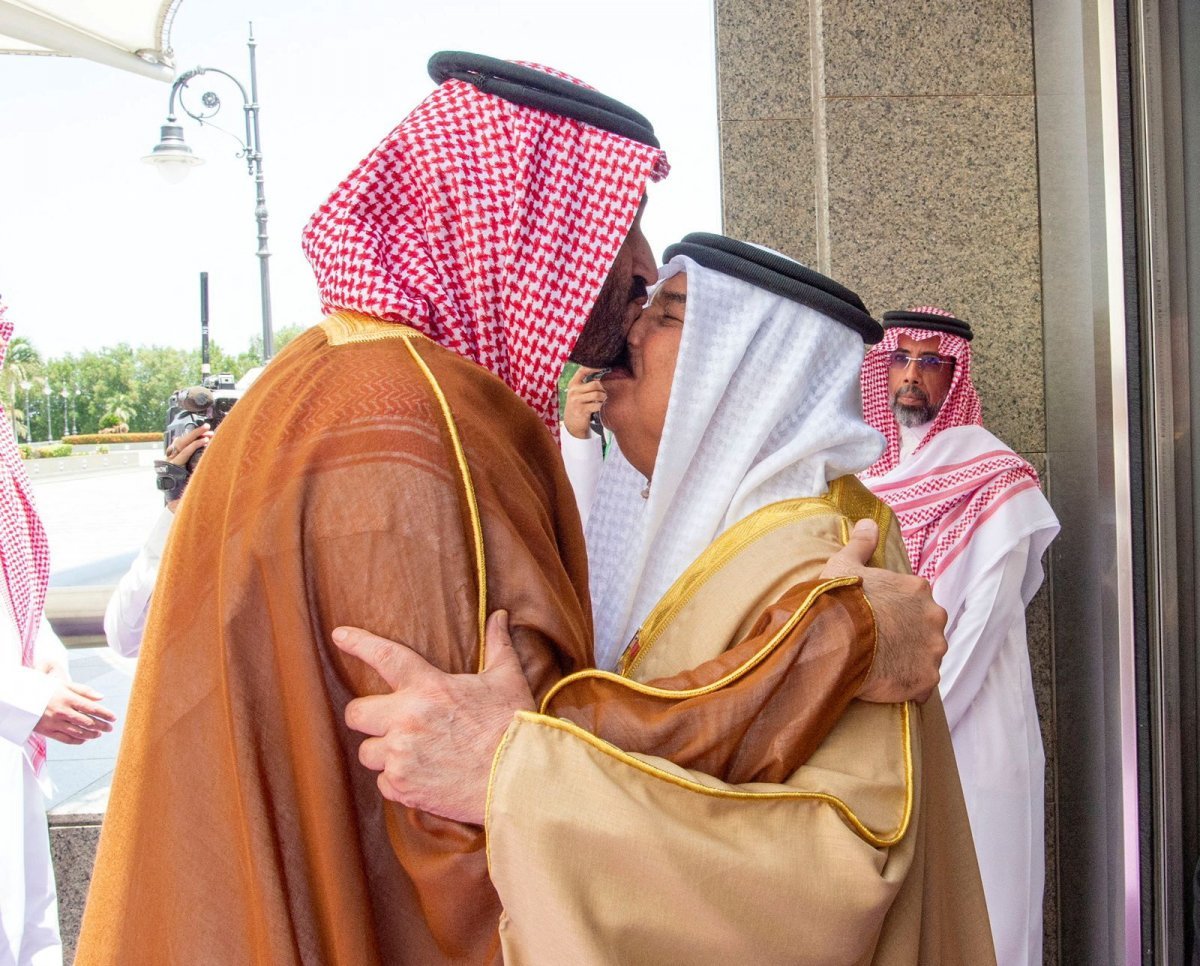 Prince Salman kisses Prince Isa Al Khalifa of Bahrain on the nose #2