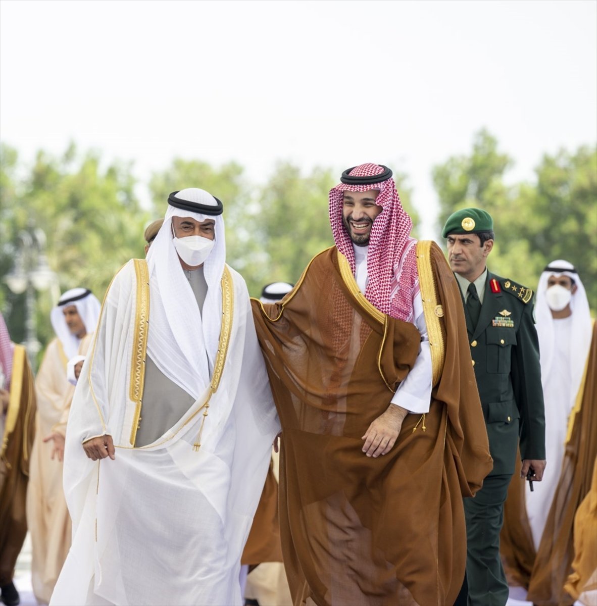 Prince Salman kisses Prince Isa Al Khalifa of Bahrain on the nose #4