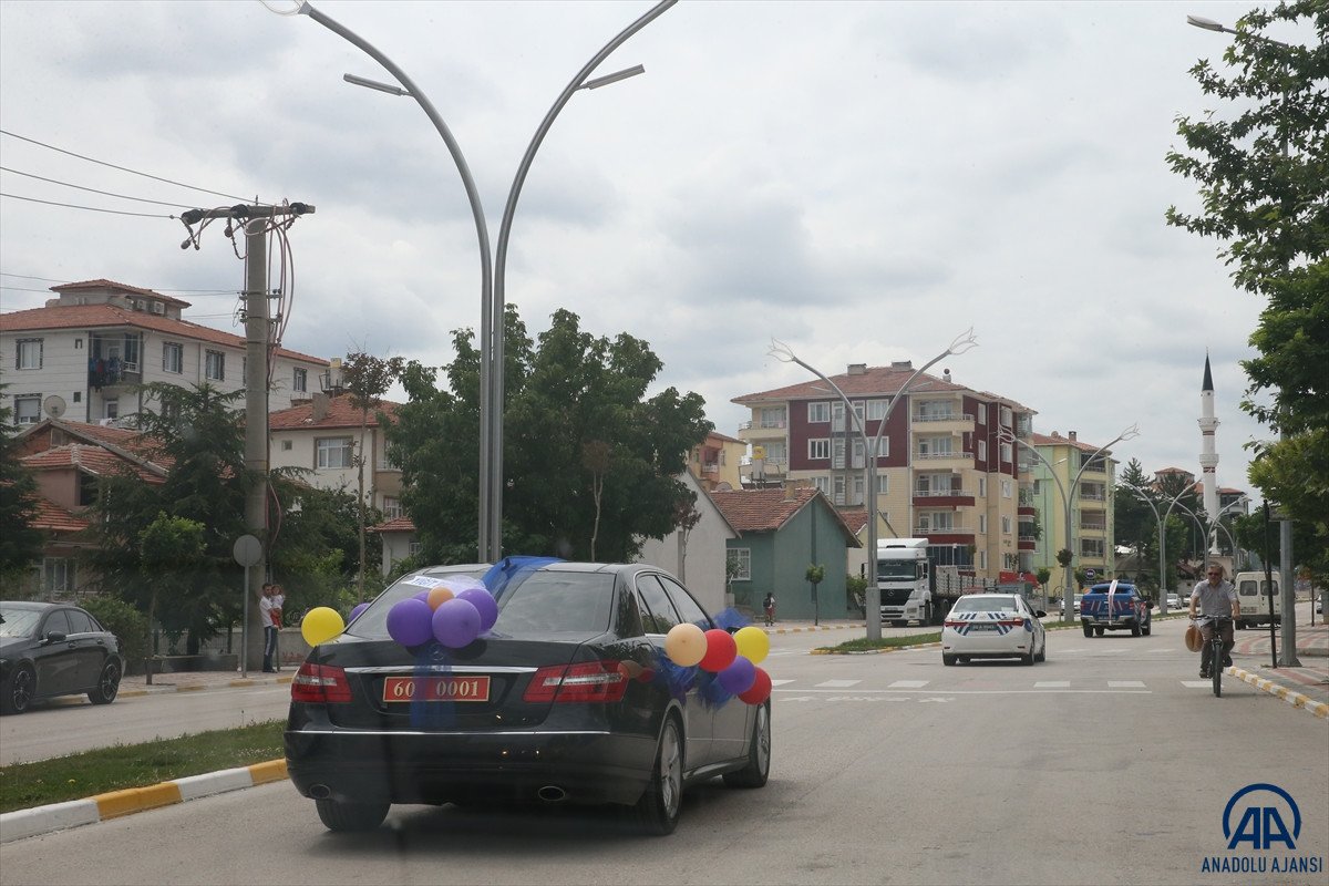 Tokat ta vali şehit çocuğuna makam aracını tahsis etti #5