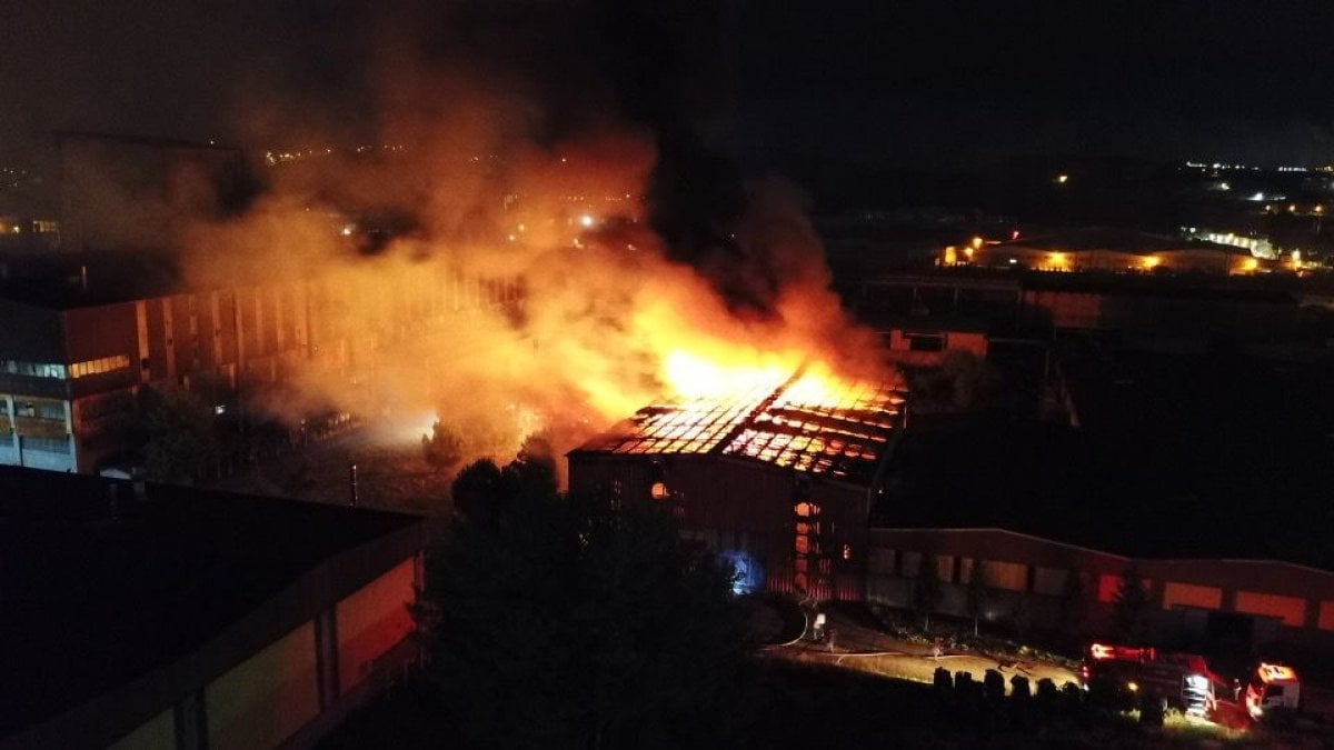 Bursa da demir döküm fabrikasında patlama yaşandı #4