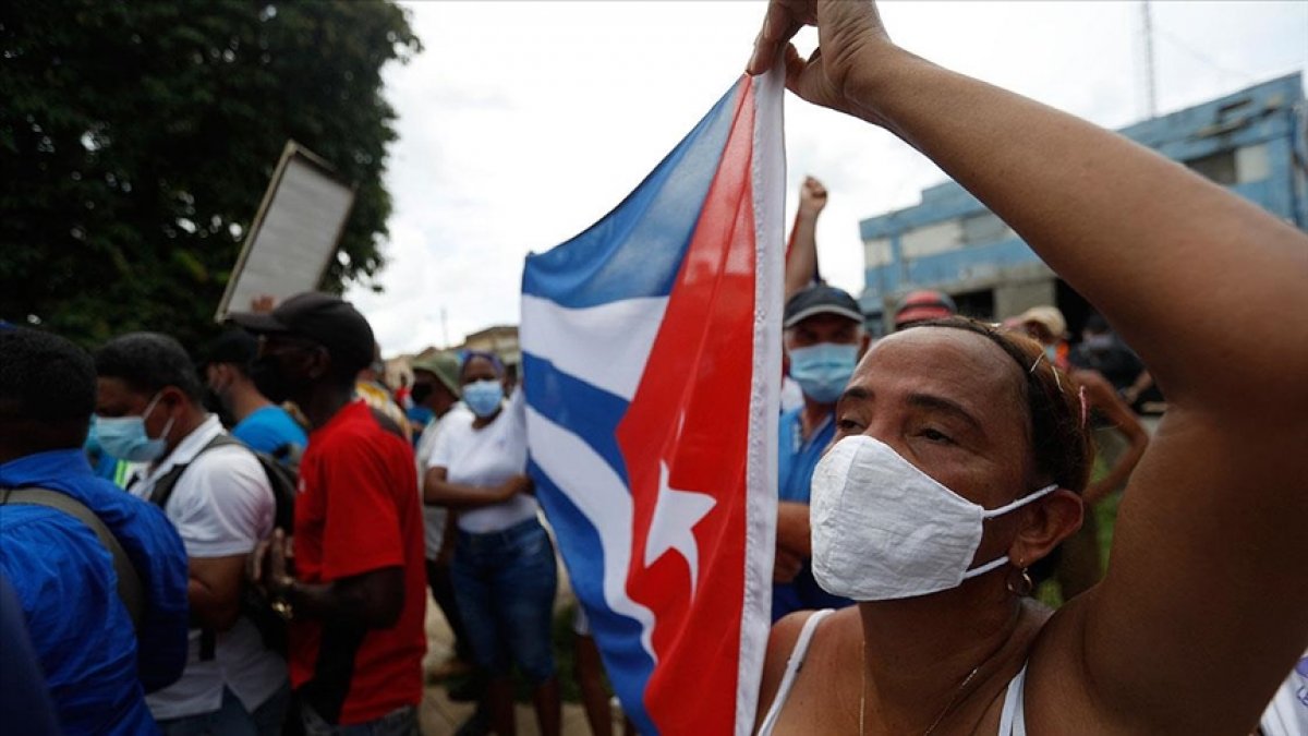 Küba yönetimi, ABD de yapılan protestoya tepki gösterdi #1