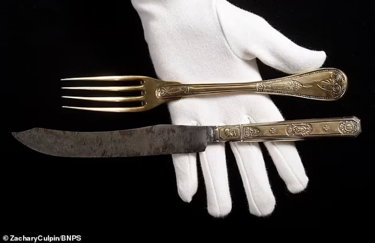 Napolyon Bonapart ın çatal bıçak takımı, açık artırmada satıldı #1