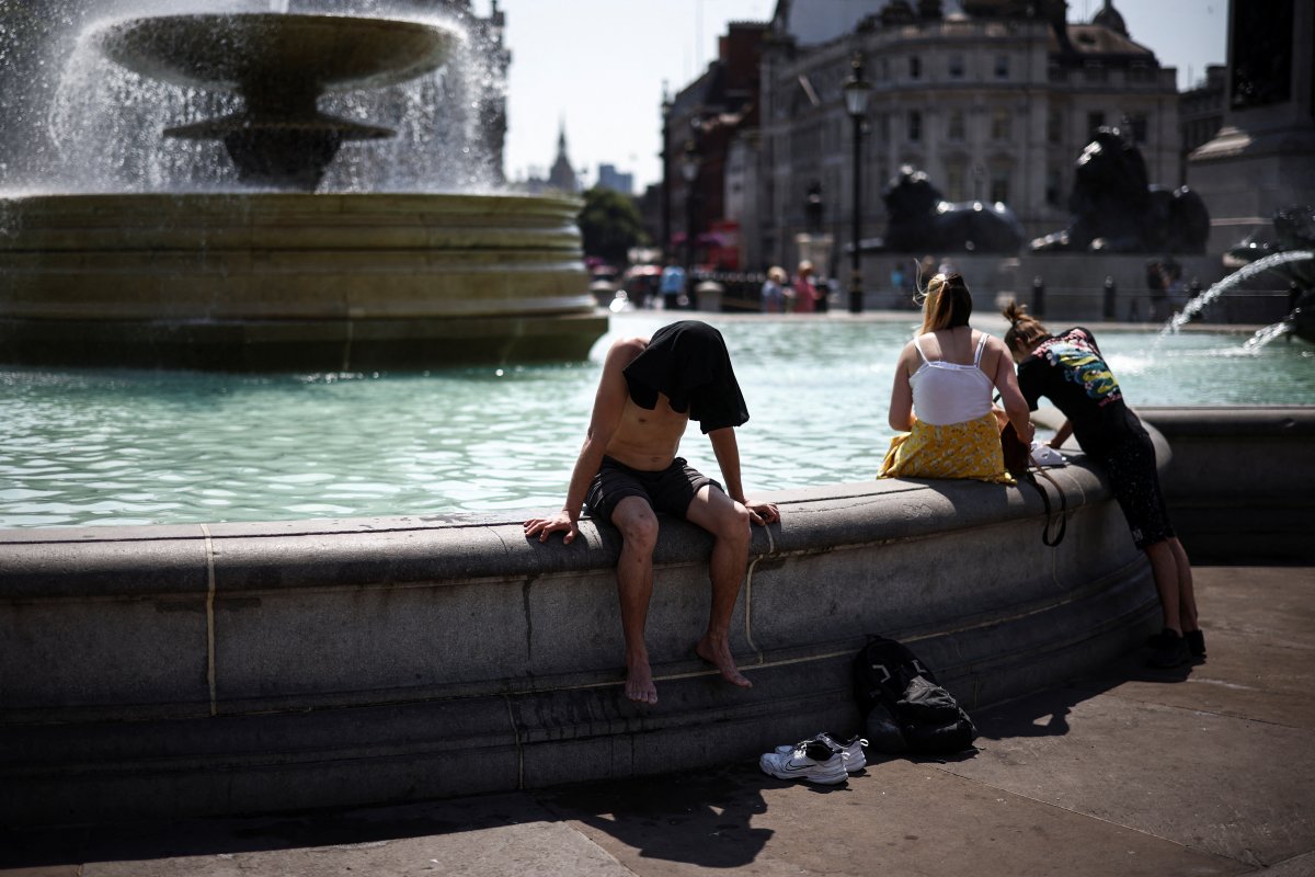 Britain is experiencing the hottest day in history #7