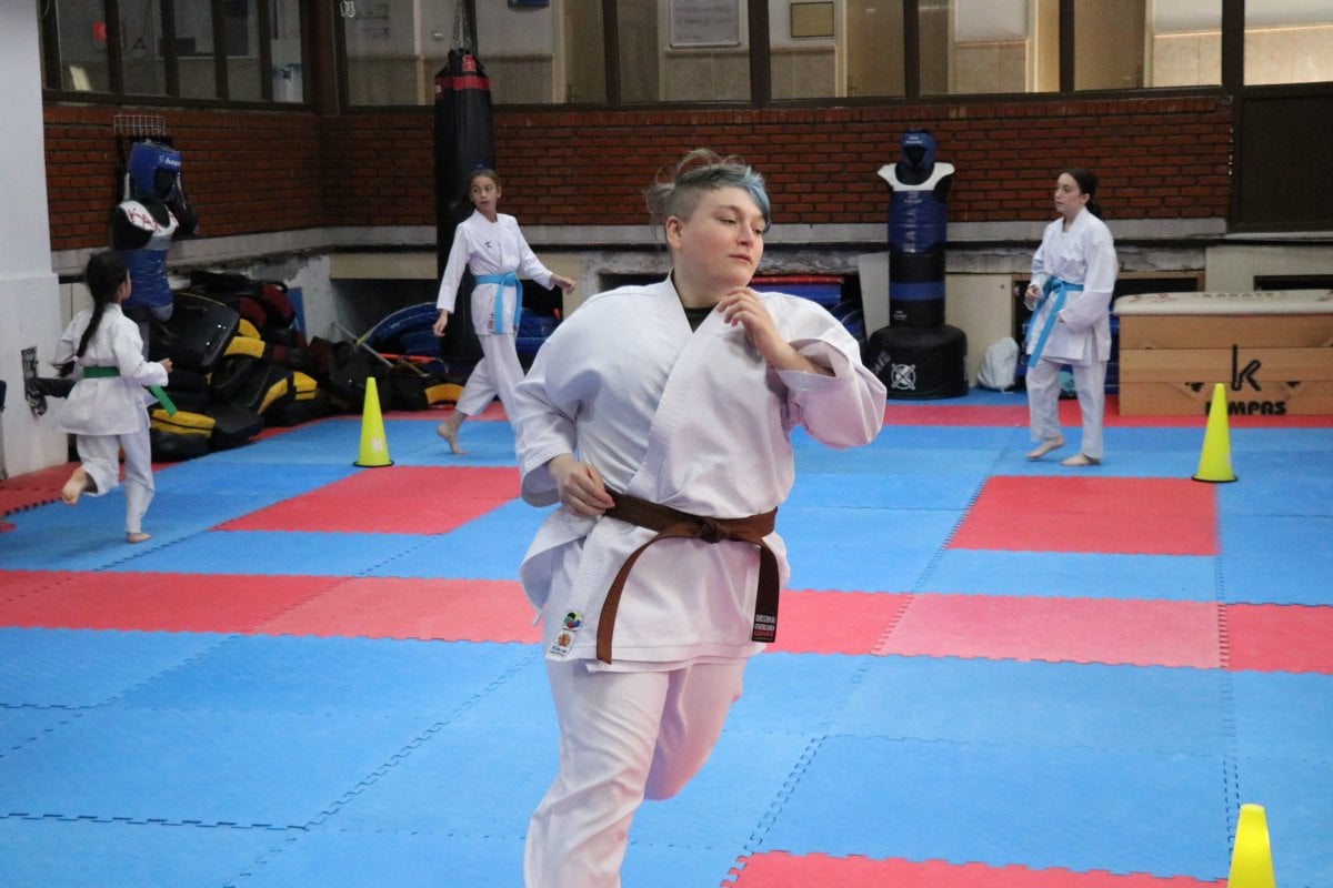 İşitme engelli Cansu karate ile hayata bağlandı #2