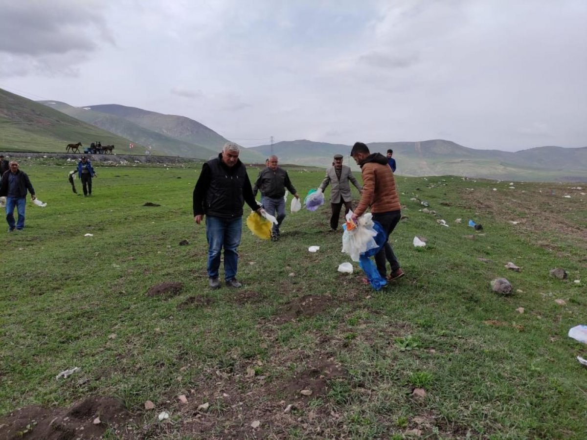 Ardahan da köylülerden belediyeye serzeniş: Arazimiz çöp poşetleri ile dolu #6