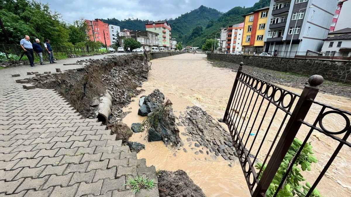 Landslides occurred at 304 points in Ordu in 2 days #7