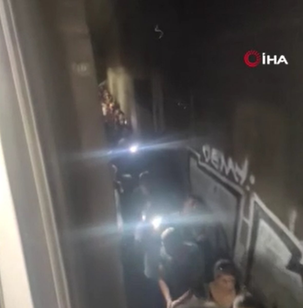 Train services were disrupted in Paris, the people were trapped in the tunnel #2