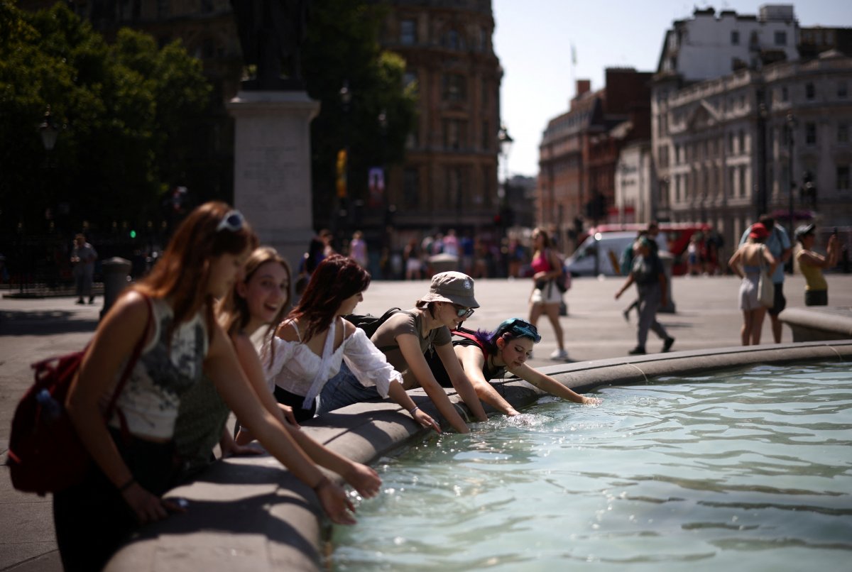 The UK is experiencing the hottest day in history #1