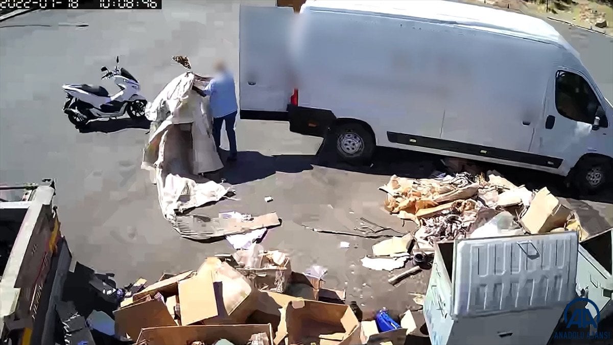 Bodrum da bir kişiye, konteyner önüne döktüğü atıklar geri toplatıldı #2