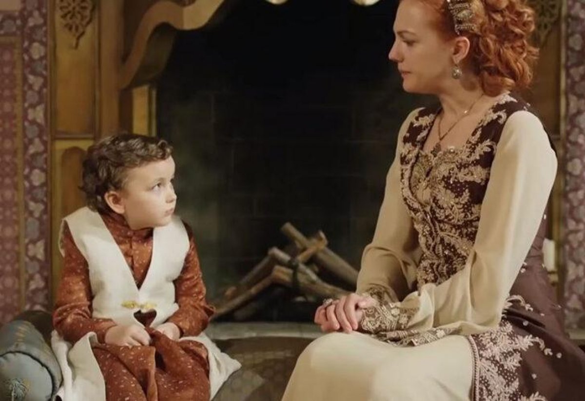 Muhteşem Yüzyıl ın minik Şehzade Cihangir i delikanlı oldu! Gözlerine vurulduk #1