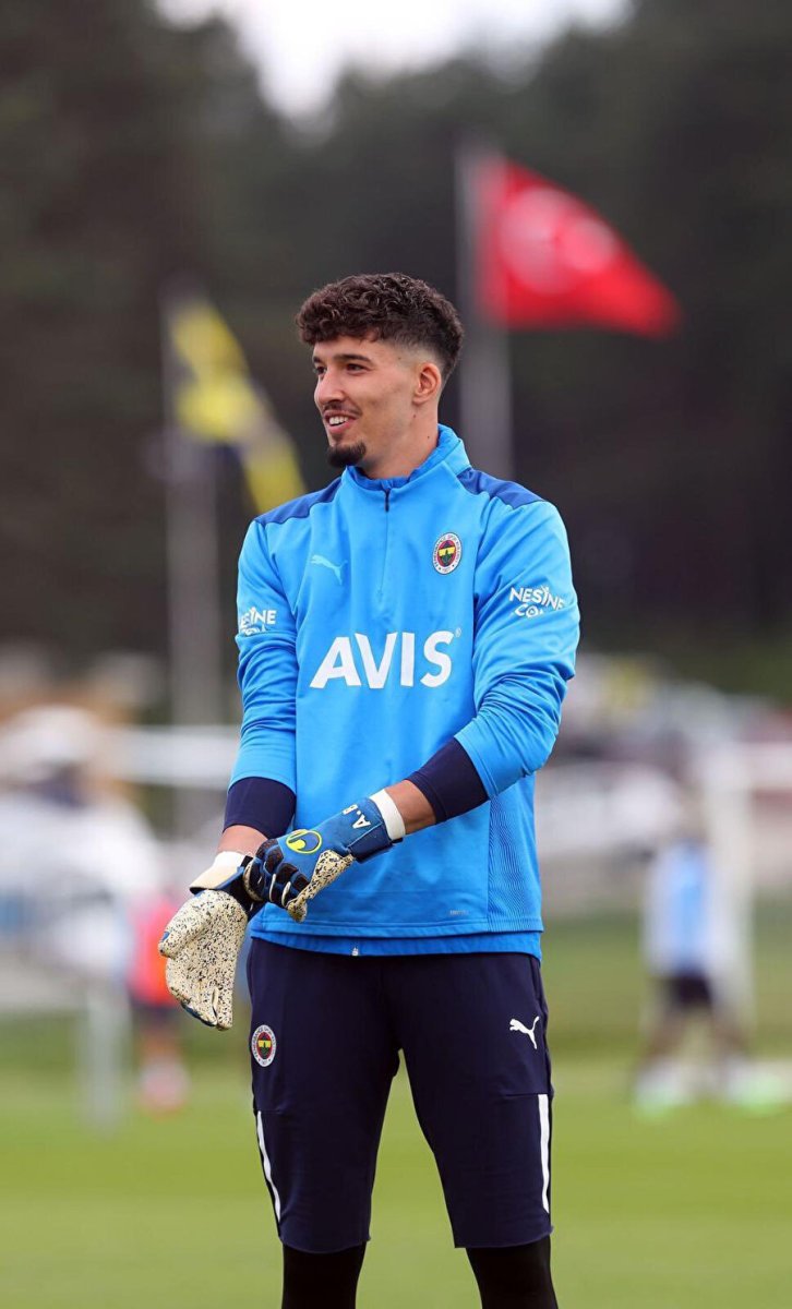 Napoli den Altay Bayındır a da teklif geldi #2