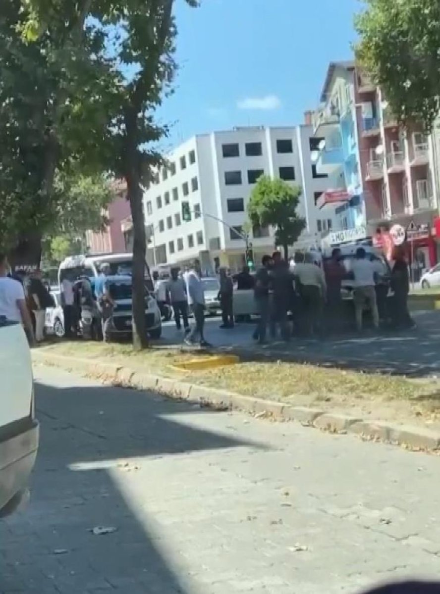 Kocaeli de trafik tartışmasında sopalar konuştu #2
