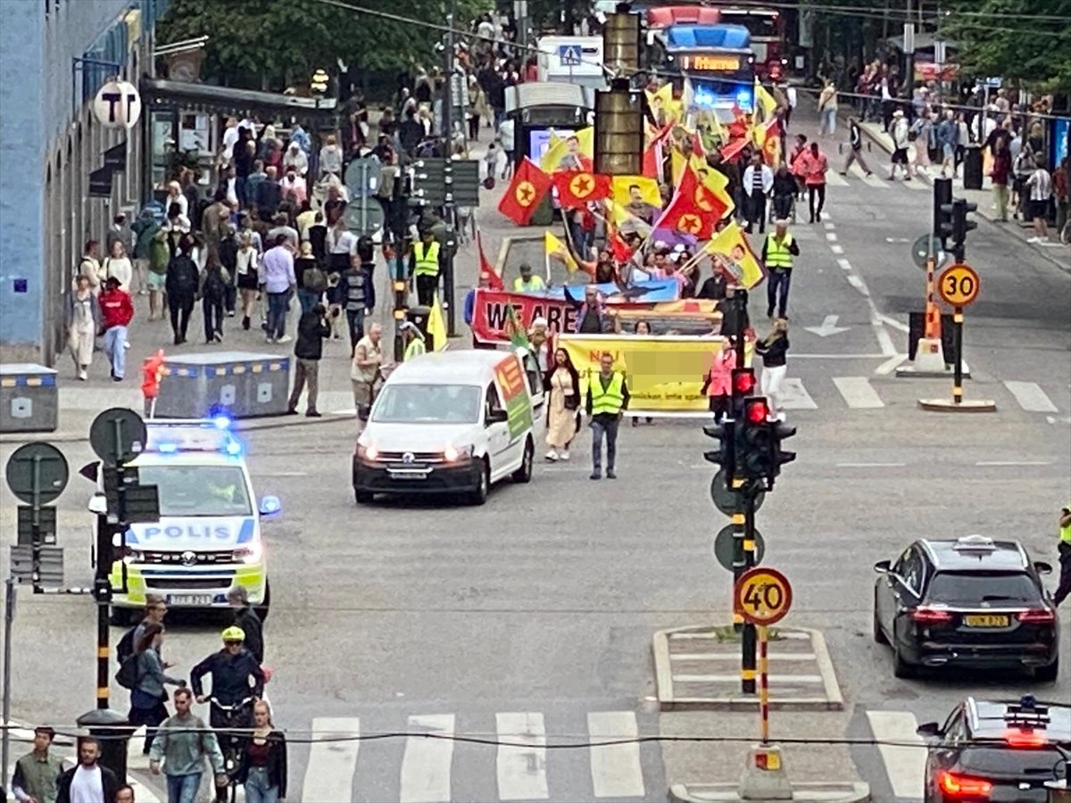 İsveç te terör örgütü sempatizanları protesto düzenledi #2