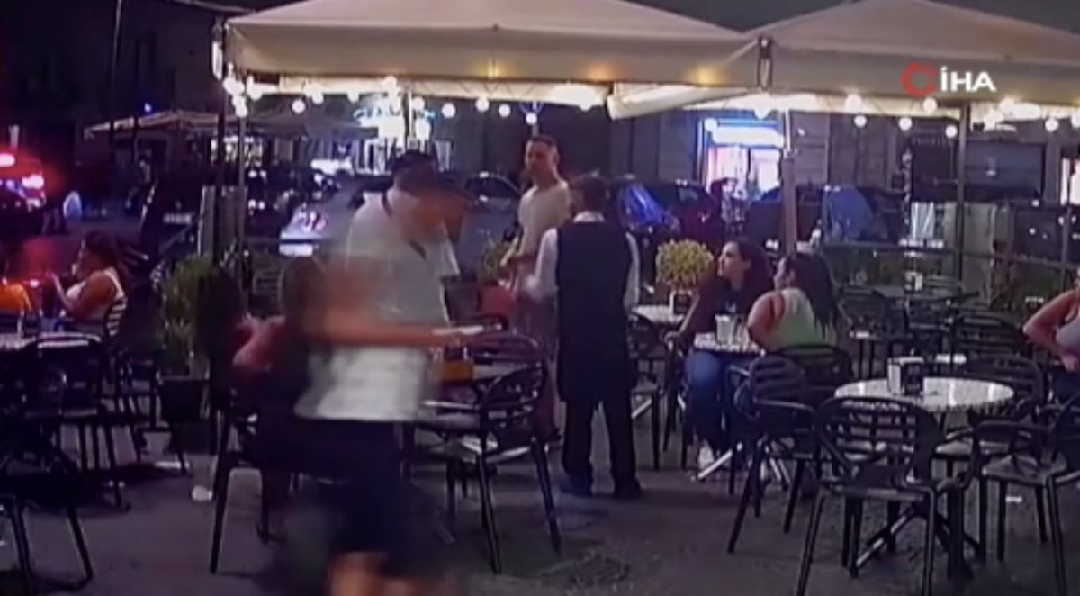 In Italy, the thief returned the watch, which he realized to be fake, to its owner #2