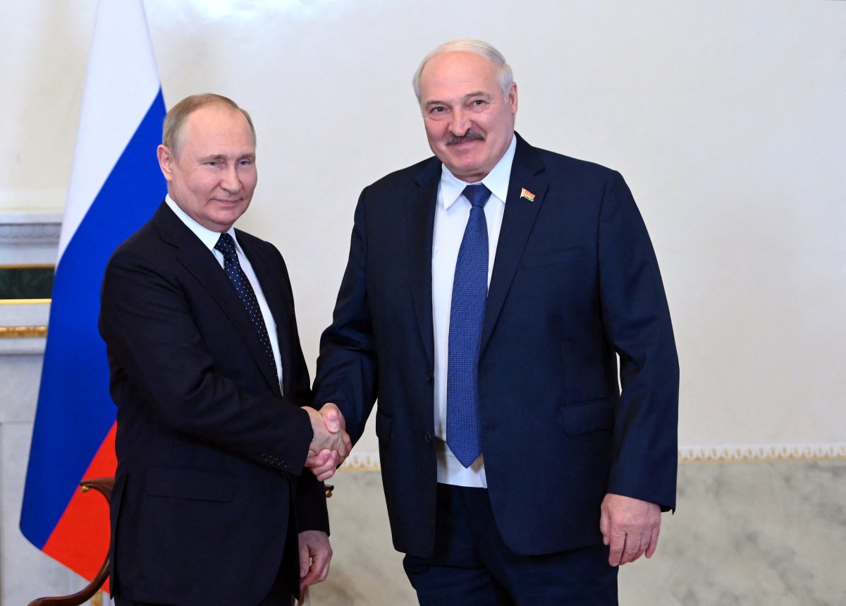 Aleksandr Lukaşenko: Daha ileride nükleer savaş uçurumu var #1