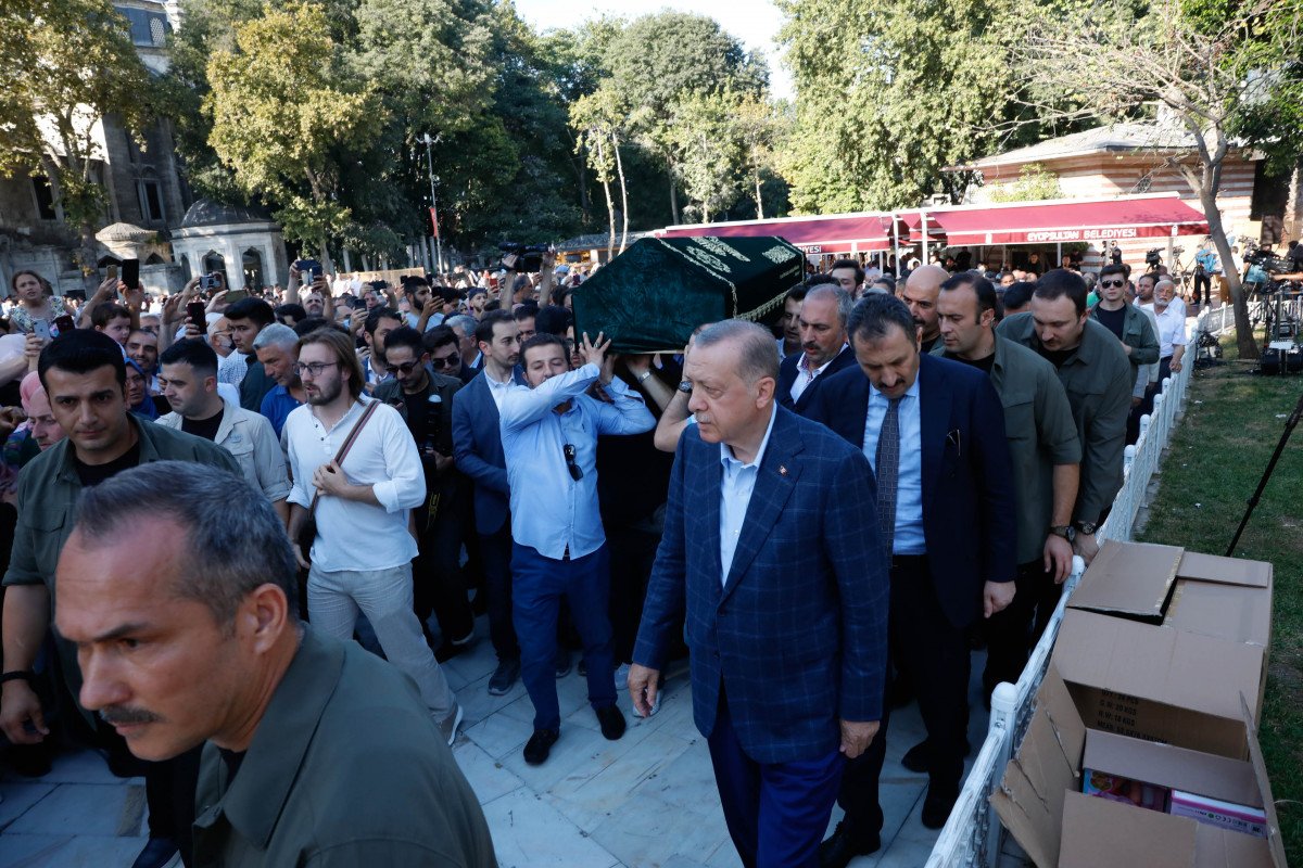 Cumhurbaşkanı Erdoğan, Rasim Özdenören in cenaze törenine katıldı #1