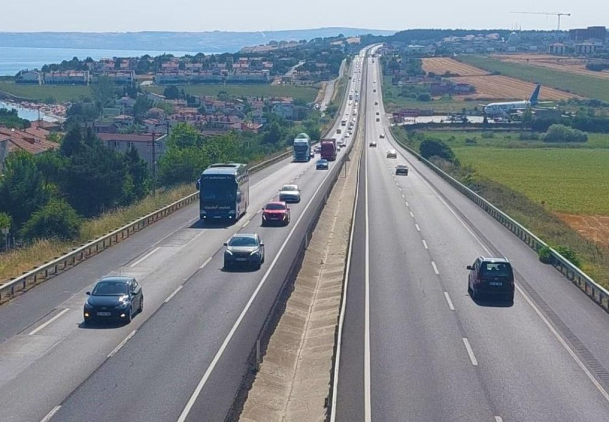 İstanbul’dan Trakya ya gelen günübirlik tatilciler dönüş yolunu doldurdu #4