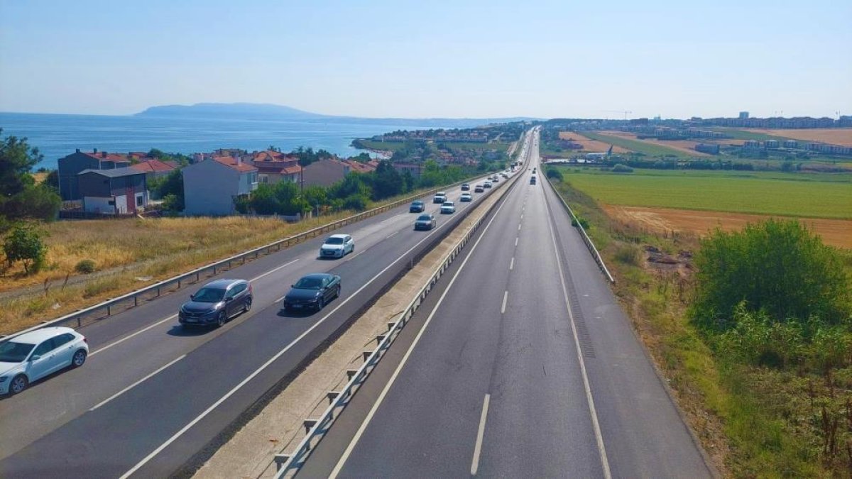 İstanbul’dan Trakya ya gelen günübirlik tatilciler dönüş yolunu doldurdu #3