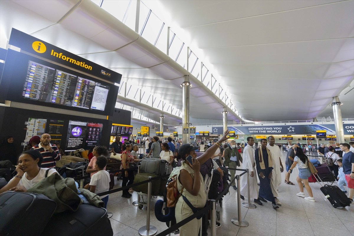 The crisis of staff shortages and overcrowding continues at airports in Europe #5