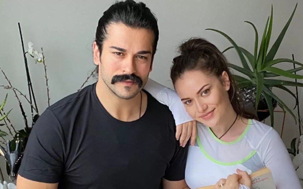 Fahriye Evcen in kardeşini görenler şoke oldu!  Kardeşin senden daha güzelmiş  #1