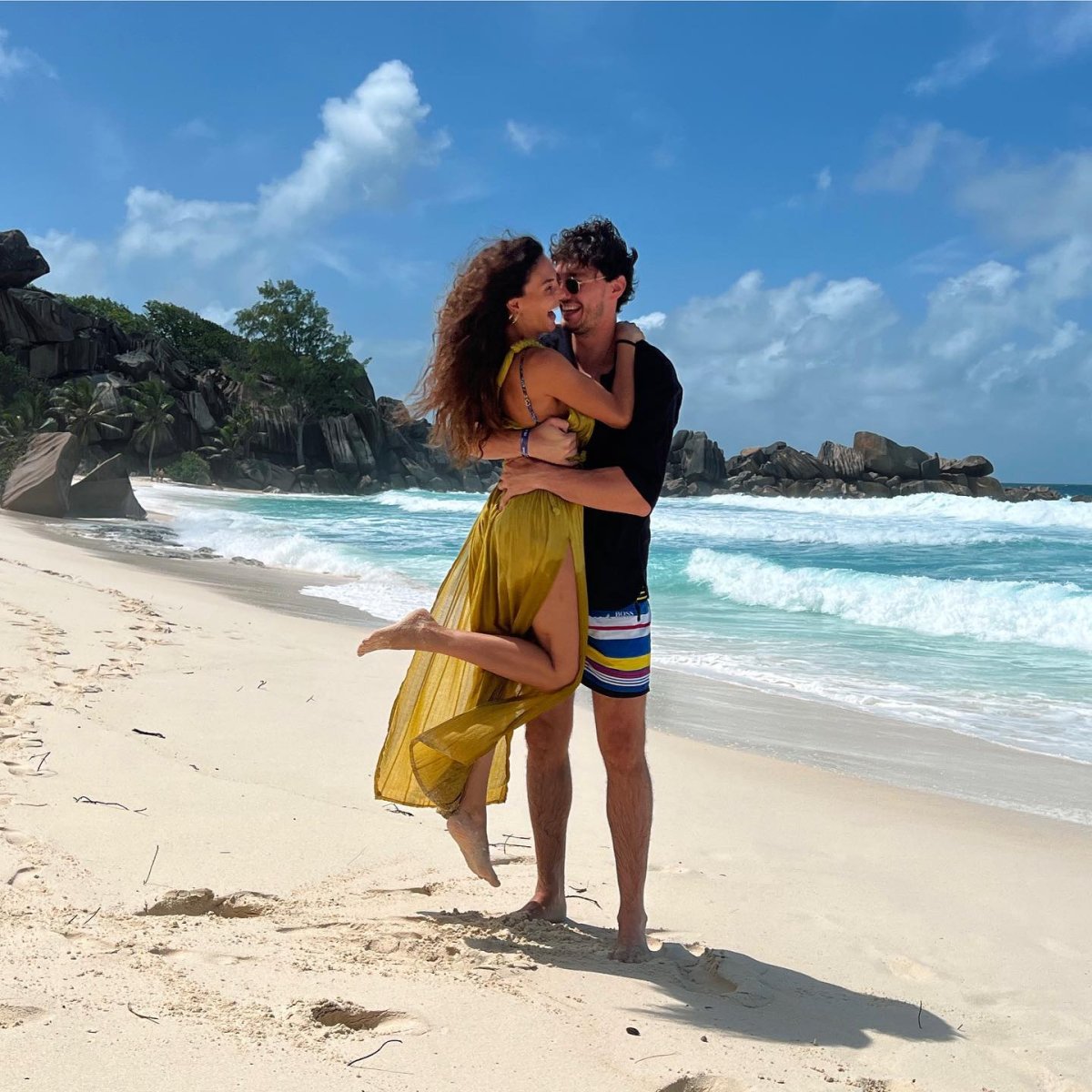 Ebru Şahin den balayı pozu #1